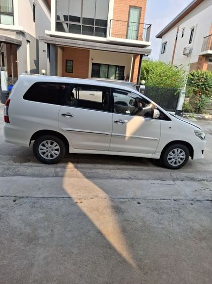 Toyota Innova 2013 2.0 G เบนซิน LPG เกียร์อัตโนมัติ ขาว รูปที่ 3