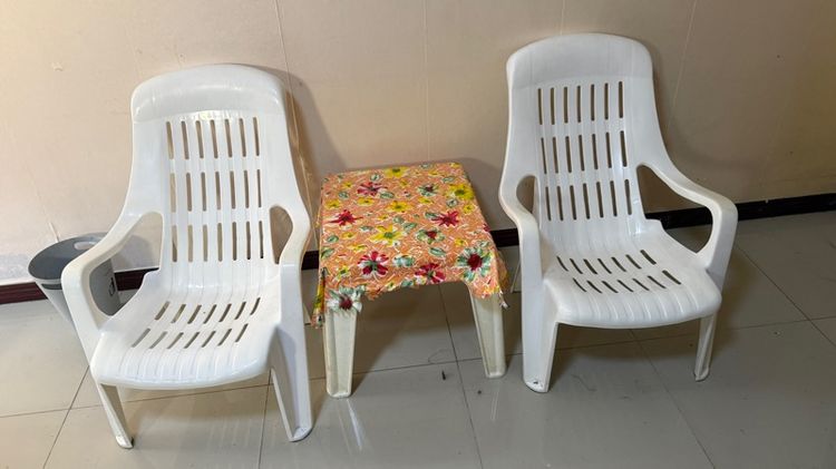 ชุดโต๊ะเก้าอี้ รูปที่ 3
