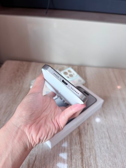 Iphone 15 Pro Max 256gb สี White Titanium รูปที่ 5