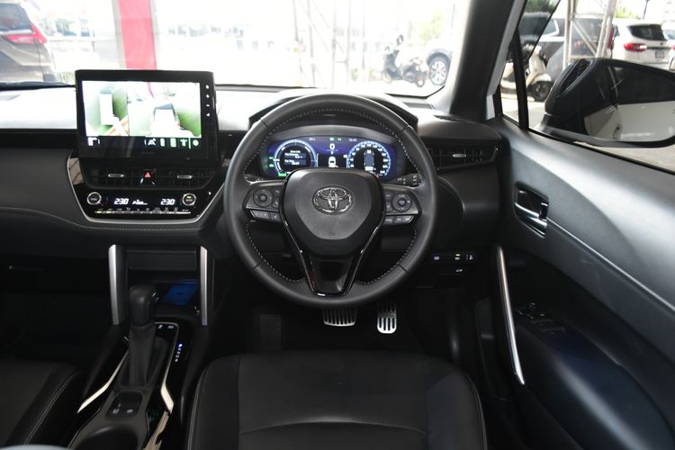 Toyota Corolla Cross 2025 1.8 Hybrid Premium Safety GR Sport Utility-car ไฮบริด ไม่ติดแก๊ส เกียร์อัตโนมัติ ขาว รูปที่ 3