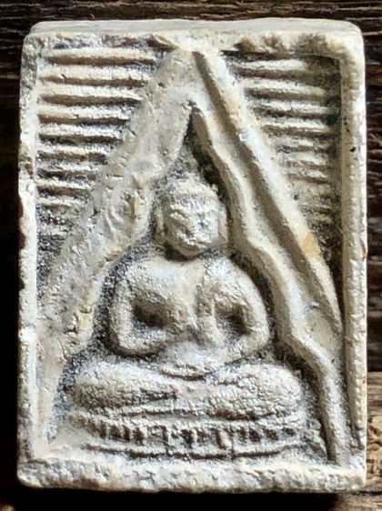 พระเครื่องเก่าๆของสะสมโบราณต่างๆ เป็นของหลุดของฝากของจำใว้นานเกินกว่า50ปี เเละเป็นของที่บ้านพ่อสะสมใว้เองค่ะ สนใจ โทรและLine 091-7968966 