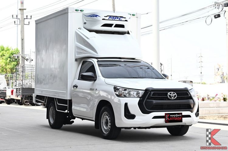 รถ Toyota Hilux Revo 2.4 Entry สี ขาว