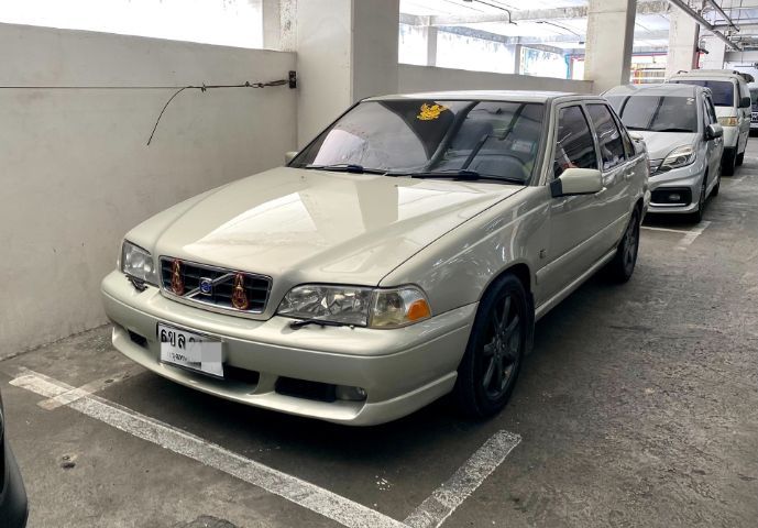 รถ Volvo S70 2.3 สี บรอนซ์ทอง
