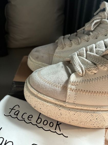 รองเท้าผ้าใบมินิมอล (used) รูปที่ 4
