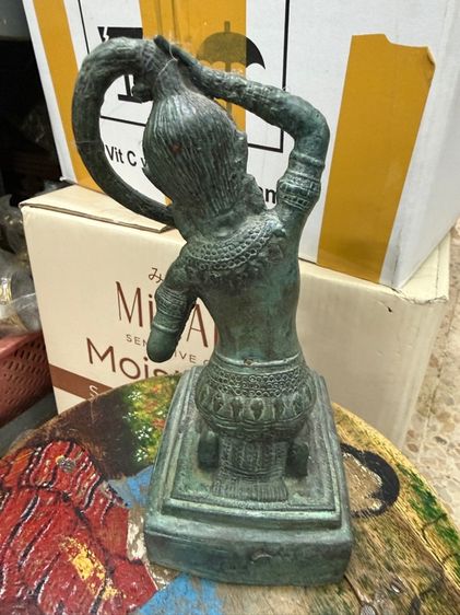 พระแม่ธรนี หน้าตัก5นิ้ว พระเนื้อโลหะเก่า รูปที่ 5