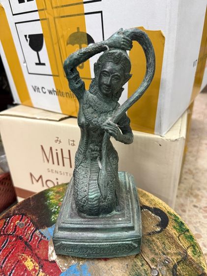 พระแม่ธรนี หน้าตัก5นิ้ว พระเนื้อโลหะเก่า