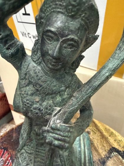 พระแม่ธรนี หน้าตัก5นิ้ว พระเนื้อโลหะเก่า รูปที่ 3