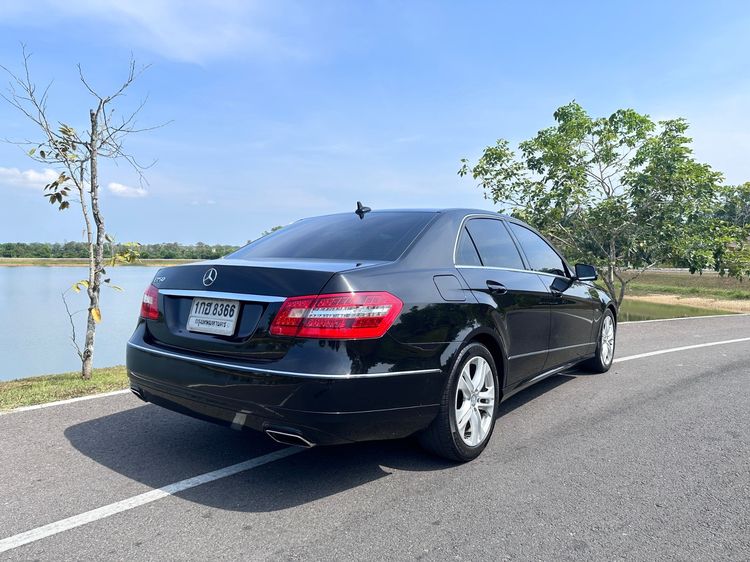 Mercedes-Benz E-Class 2013 E250 CGI Sedan เบนซิน ไม่ติดแก๊ส เกียร์อัตโนมัติ ดำ รูปที่ 3