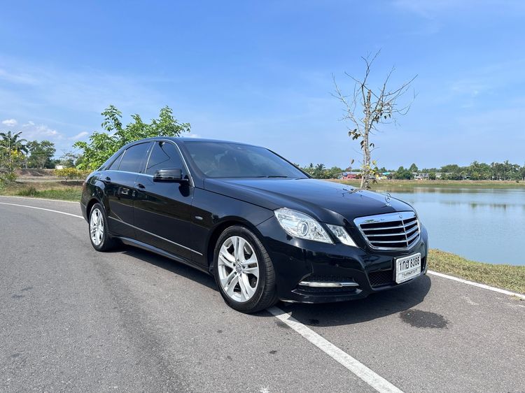 Mercedes-Benz E-Class 2013 E250 CGI Sedan เบนซิน ไม่ติดแก๊ส เกียร์อัตโนมัติ ดำ รูปที่ 2