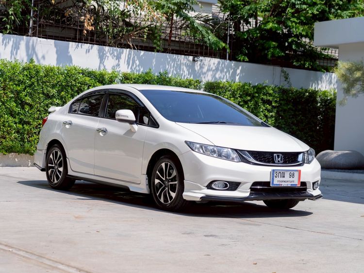 รถ Honda Civic 1.8 ES i-VTEC สี ขาว