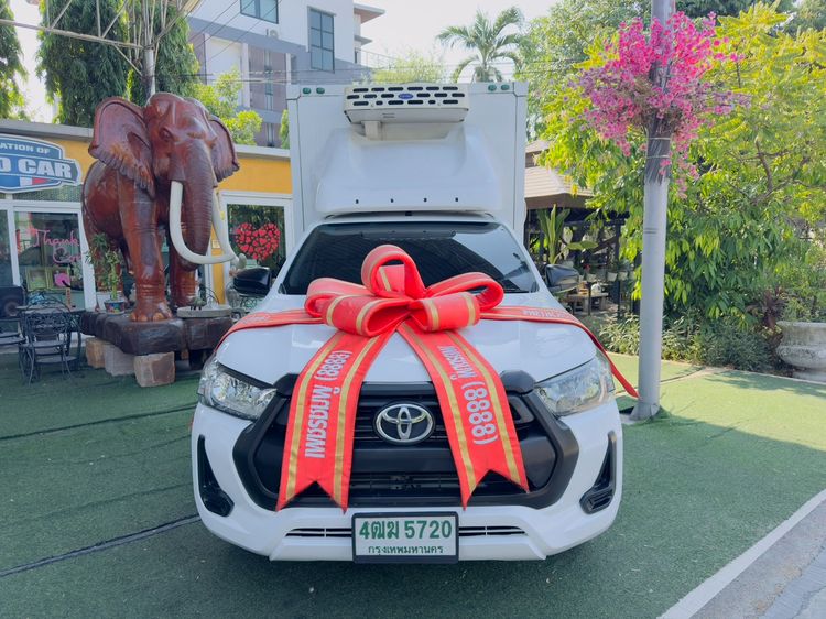 รถ Toyota Hilux Revo 2.4 Entry สี ขาว