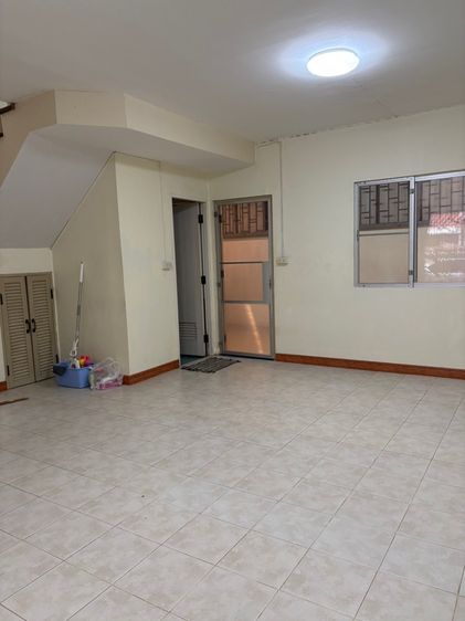 Pruksa 2016 มีบางส่วน ไม่ใช่ ให้เช่าบ้านเทาเฮ้าส์ 2 ชั้น หมู่บ้านพฤกษา 33 รูปที่ 2