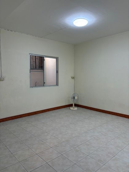 Pruksa 2016 มีบางส่วน ไม่ใช่ ให้เช่าบ้านเทาเฮ้าส์ 2 ชั้น หมู่บ้านพฤกษา 33 รูปที่ 3