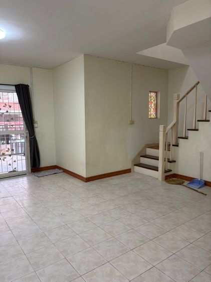 Pruksa 2016 มีบางส่วน ไม่ใช่ ให้เช่าบ้านเทาเฮ้าส์ 2 ชั้น หมู่บ้านพฤกษา 33 รูปที่ 4