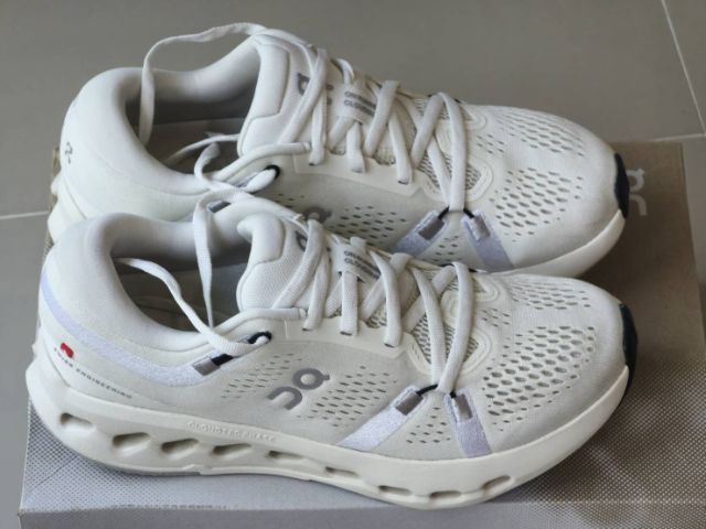 รองเท้า On รูปที่ 3