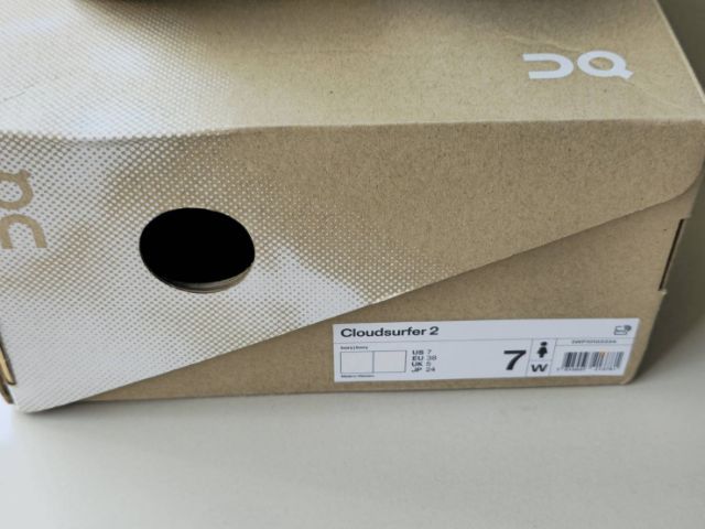 รองเท้า On รูปที่ 9