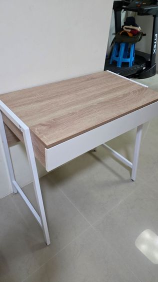 โต๊ะทำงานขาเหล็ก