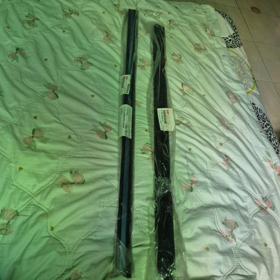 คิ้วรีดน้ำสำหรับ รถisuzuปึ 2002-2010,d-max Mu-7แท้ศูนยจำำนวน 2ชิ้นย