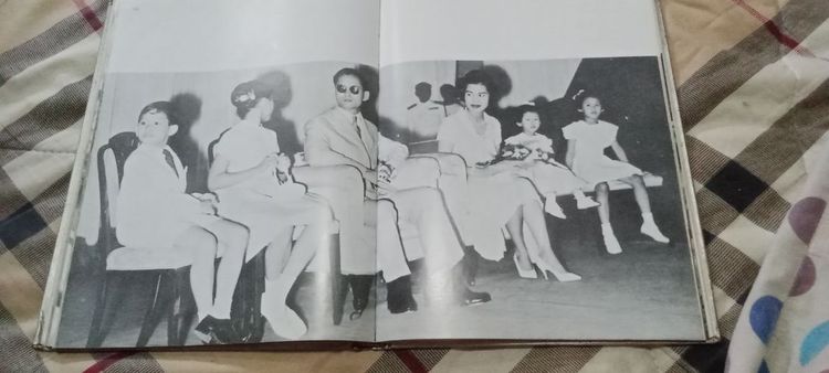 ลิลิตพระราชประวัติและพระบรมฉายาลักษณ์ของสมเด็จพระนางเจ้าพระบรมราชินีนาถ รูปที่ 13