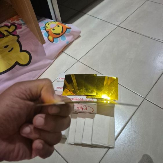 กระจกสีประดับโบสถ์(สีทอง แบบโค้ง) ยี่ห้อ BMสีสวยไม่เพี้ยน ปรอทดีมากไม่ร่อนไม้หลุด รูปที่ 7