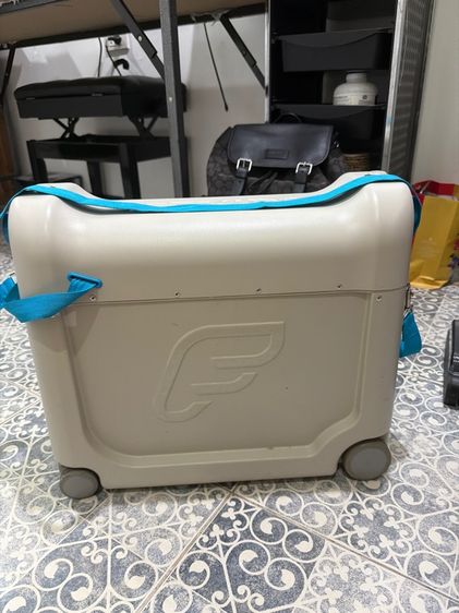 อุปกรณ์เพื่อสุขภาพและความปลอดภัย JETKIDS™ by STOKKE® Bed กระเป๋าเดินทางขี่ได้สำหรับเด็ก (2-7y)