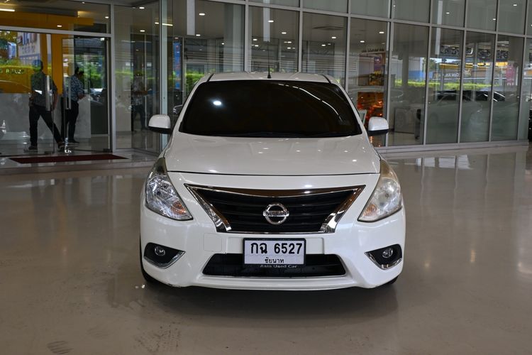 รถ Nissan Almera 1.2 E Sportech สี ขาว