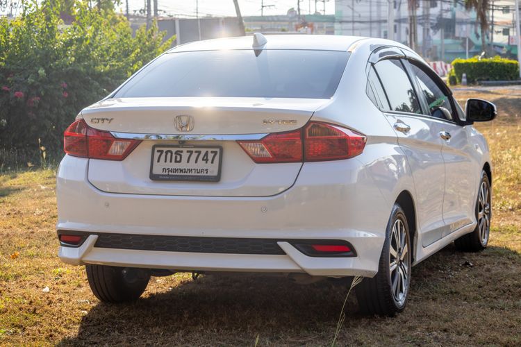 Honda City 2018 1.5 V Sedan เบนซิน ไม่ติดแก๊ส เกียร์อัตโนมัติ ขาว รูปที่ 4