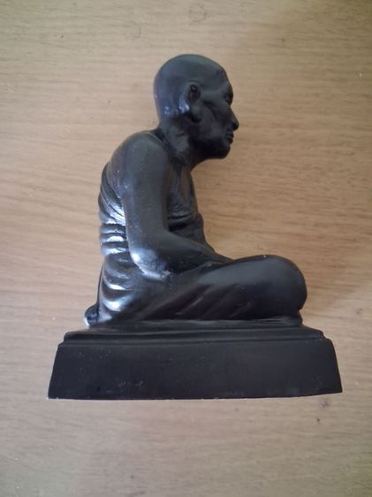 หลวงปู่ทวดวัดช้างให้หน้าตักสี่นิ้วเนื้อโลหะรมดำ รูปที่ 5