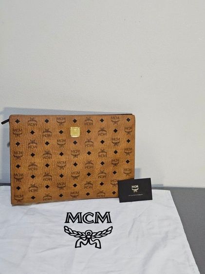 MCM Pouch เจ้าของขายเอง สภาพดีมากเหมือนใหม่ ใจน้อยเก็บยาว