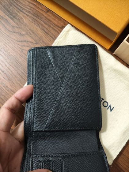 กระเป๋าหลุยส์ผู้ชายของแท้ ราคา11000 บาท ครับ รูปที่ 8