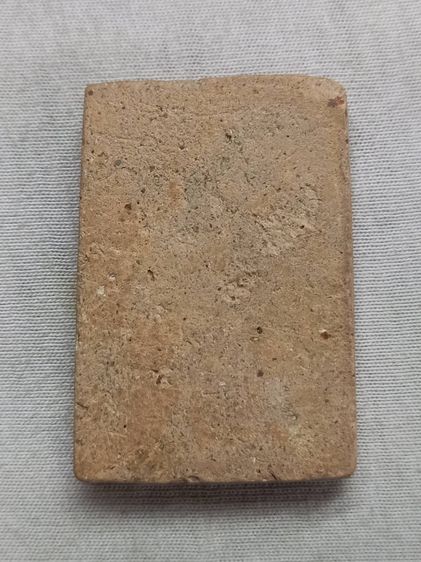 พระสมเด็จเนื้อกระเบื้องหลังคาวิหาร วัดเกษไชโย ปี๒๕๒๑  พิธีใหญ่ รูปที่ 2