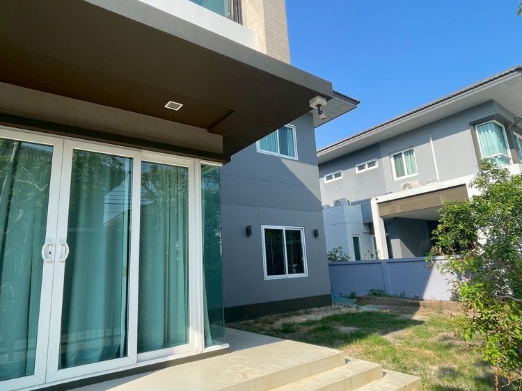 อื่นๆ มีบางส่วน 2015 บ้านเดี่ยวหรูใกล้เมกะบางนา รูปที่ 3