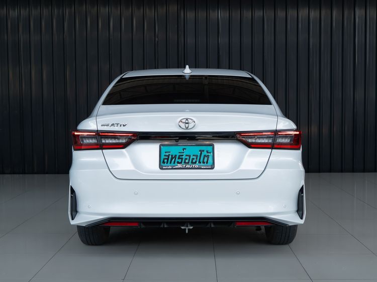 Toyota Yaris ATIV 2023 1.2 Premium Luxury Sedan เบนซิน ไม่ติดแก๊ส เกียร์อัตโนมัติ ขาว รูปที่ 3