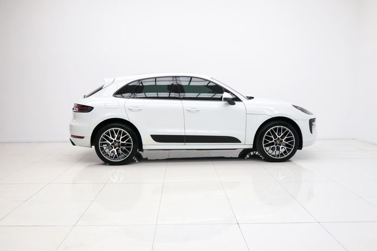 Porsche Macan 2019 2.0 4WD Sedan เบนซิน ไม่ติดแก๊ส เกียร์อัตโนมัติ ขาว รูปที่ 4