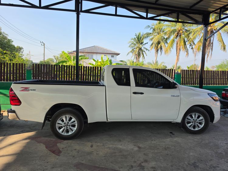 รถ Toyota Hilux Revo 2.4 Z Edition Entry สี ขาว