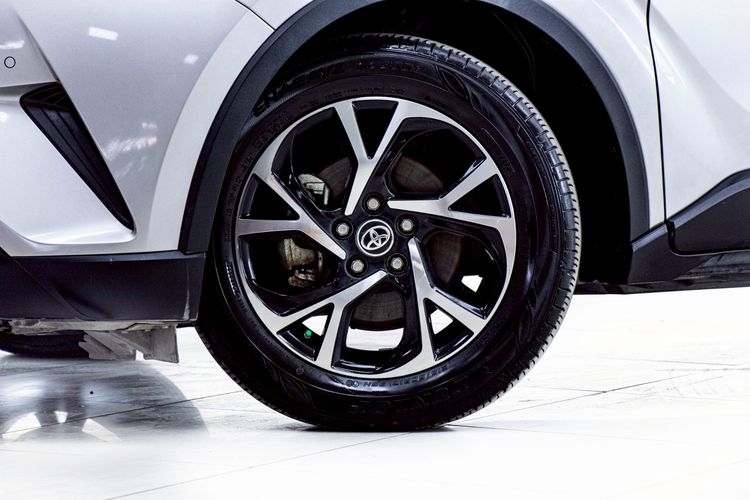 Toyota C-HR 2019 1.8 HV Mid Utility-car ไฮบริด ไม่ติดแก๊ส เกียร์อัตโนมัติ เทา รูปที่ 4