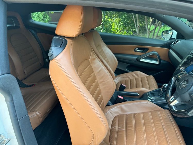 Volkswagen Scirocco 2009 2.0 R Sedan เบนซิน ไม่ติดแก๊ส เกียร์อัตโนมัติ ขาว รูปที่ 4