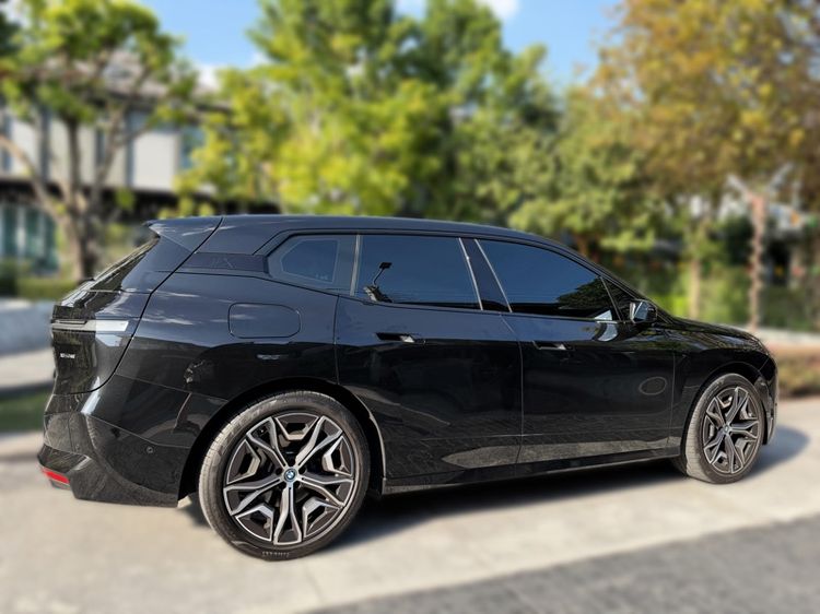 BMW iX 2023 xDrive40 Utility-car ไฟฟ้า เกียร์อัตโนมัติ ดำ รูปที่ 2