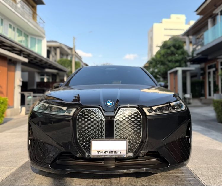 รถ BMW iX xDrive40 สี ดำ