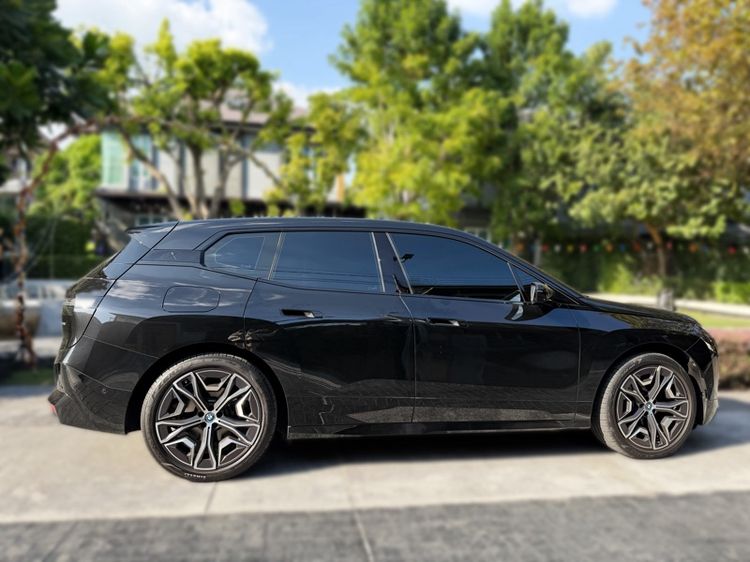 BMW iX 2023 xDrive40 Utility-car ไฟฟ้า เกียร์อัตโนมัติ ดำ รูปที่ 4