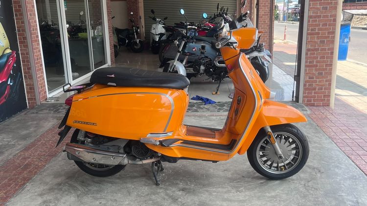 V-Special 2023 Lambretta V200 จดปี 23 ไมล์ 18140 km.