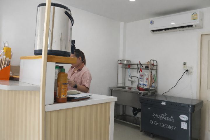 ร้านชานม ทำเลดี พร้อมเปิดขายต่อได้ทันที

อุปกรณ์ครบ
 มีสูตร

 ค่าเช่าถูก
 รูปที่ 4