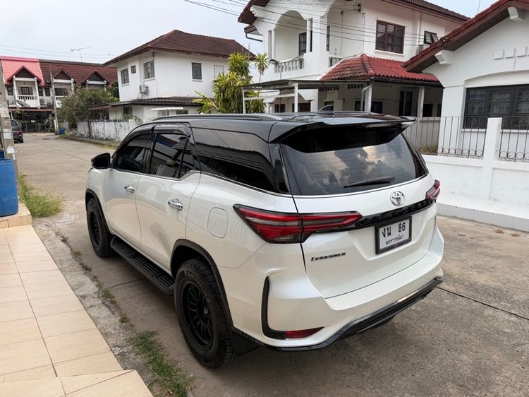 Toyota Fortuner 2021 2.4 Legender ดีเซล เกียร์อัตโนมัติ ขาว รูปที่ 4