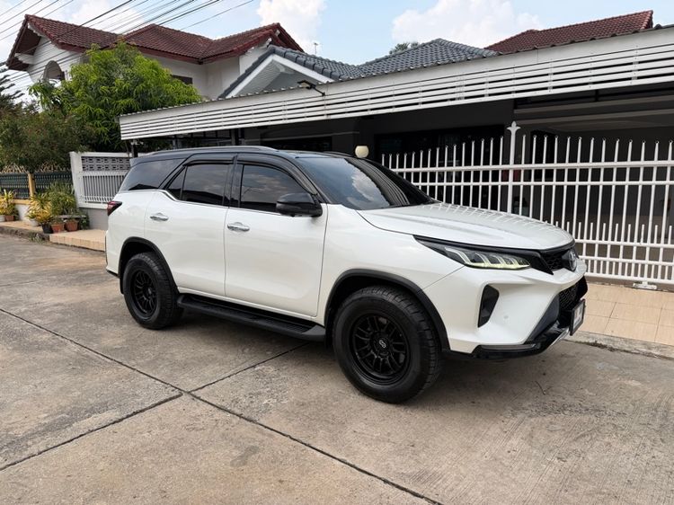 Toyota Fortuner 2021 2.4 Legender ดีเซล เกียร์อัตโนมัติ ขาว