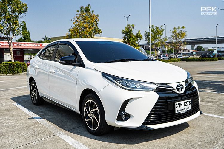 Toyota Yaris ATIV 2022 1.2 Sport Sedan เบนซิน ไม่ติดแก๊ส เกียร์อัตโนมัติ ขาว รูปที่ 3