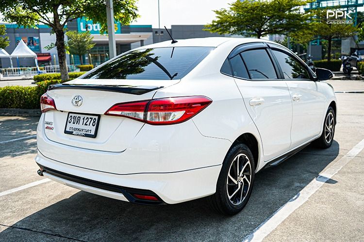 Toyota Yaris ATIV 2022 1.2 Sport Sedan เบนซิน ไม่ติดแก๊ส เกียร์อัตโนมัติ ขาว รูปที่ 4