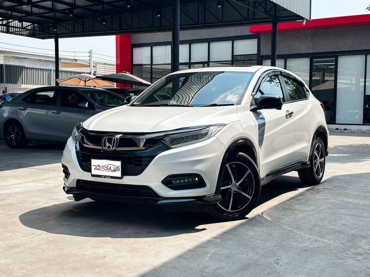 รถ Honda HR-V 1.8 RS สี ขาว