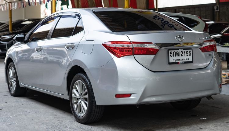 Toyota Altis 2015 1.8 V Sedan เบนซิน ไม่ติดแก๊ส เกียร์อัตโนมัติ เทา รูปที่ 3