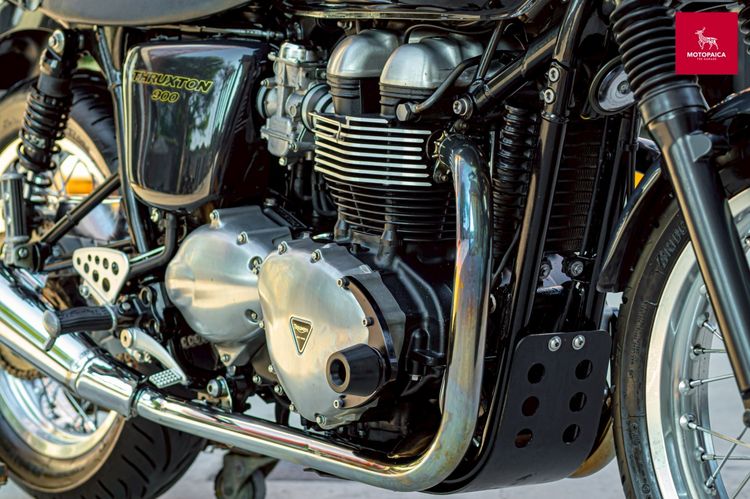 Triumph Thruxton900 ปี2016 สีดำ วิ่ง33,000Km. โช๊คหลังYSS รูปที่ 9