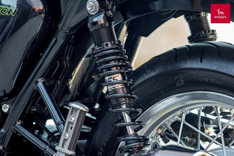 Triumph Thruxton900 ปี2016 สีดำ วิ่ง33,000Km. โช๊คหลังYSS รูปที่ 7